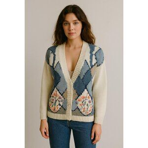 1980s Vintage Cottagecore Floral Knit Cardigan – White & Blue Diamond Pattern